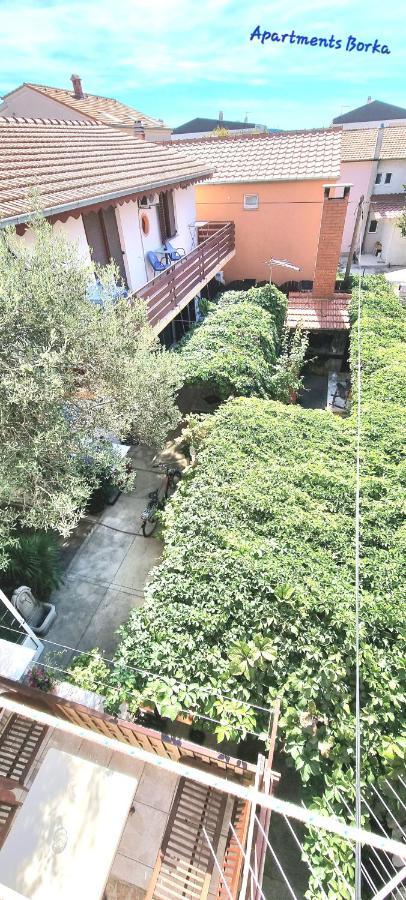 Apartments Borka Biograd Na Moru Bagian luar foto