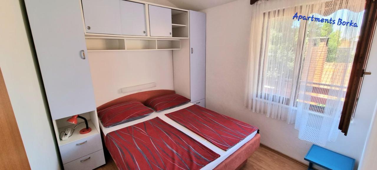 Apartments Borka Biograd Na Moru Bagian luar foto