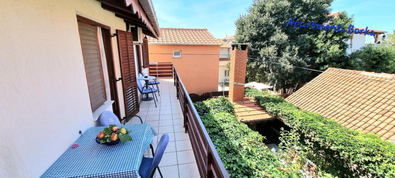 Apartments Borka Biograd Na Moru Bagian luar foto