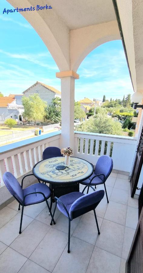 Apartments Borka Biograd Na Moru Bagian luar foto