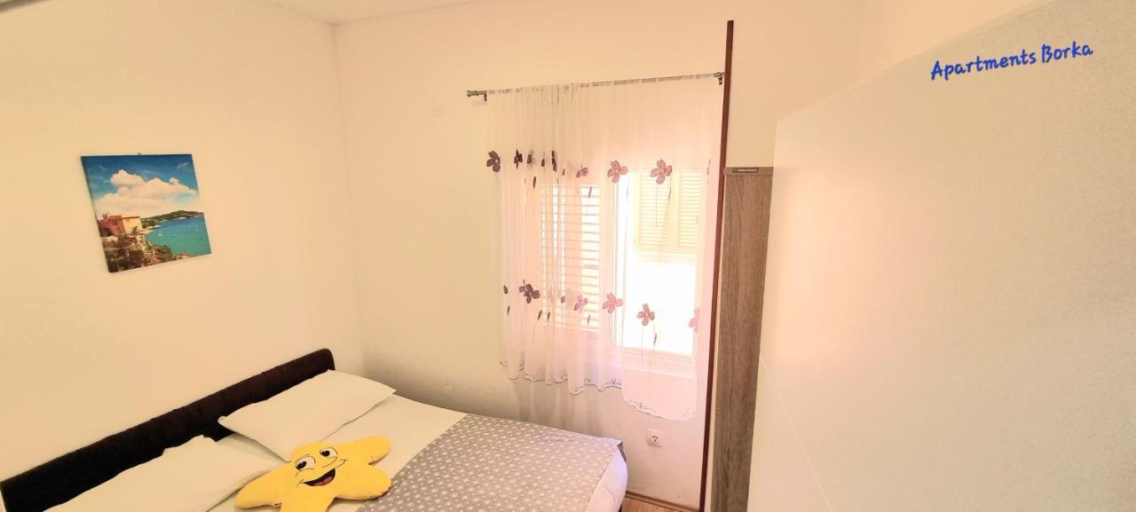 Apartments Borka Biograd Na Moru Bagian luar foto